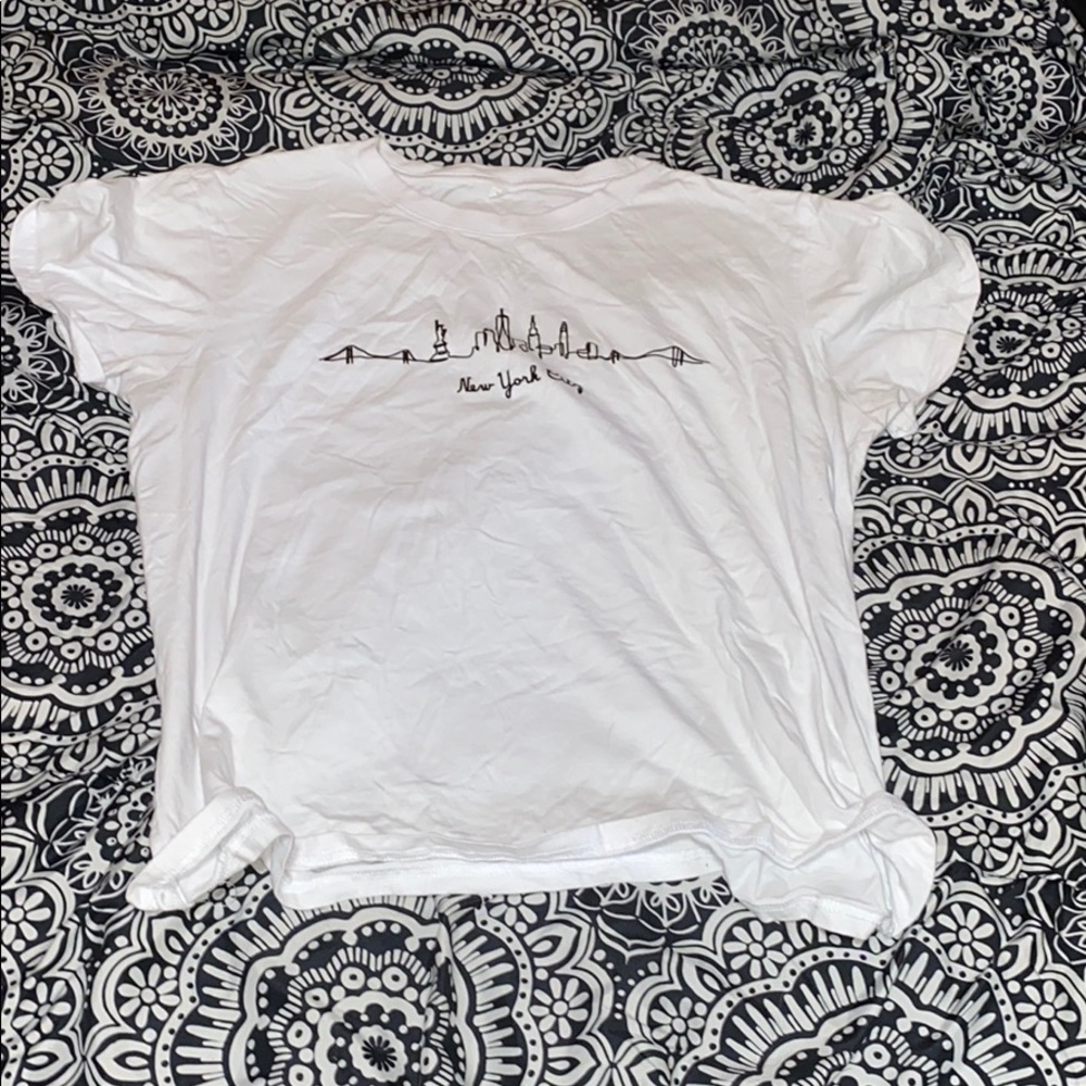 🧸 3 for $15 🧸White “ New York City” Shirt